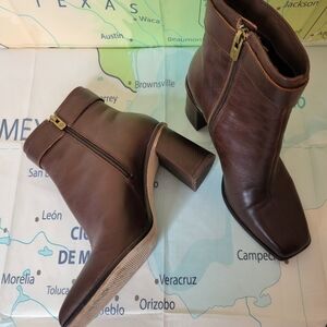 Antonio Melani Brown Leather Ankle Boots With Gold Buckle Size 8.5